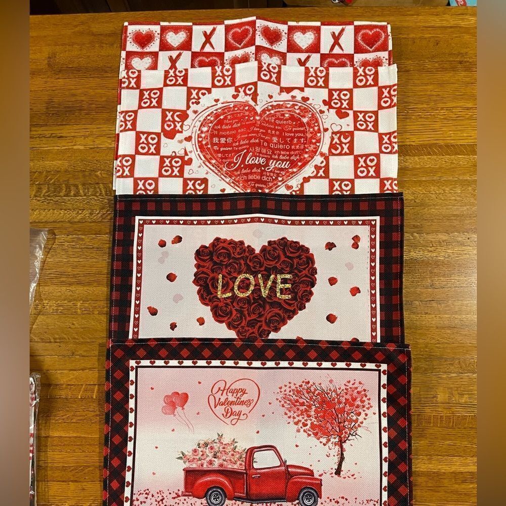 Valentines Placemats Set of 4 NWT